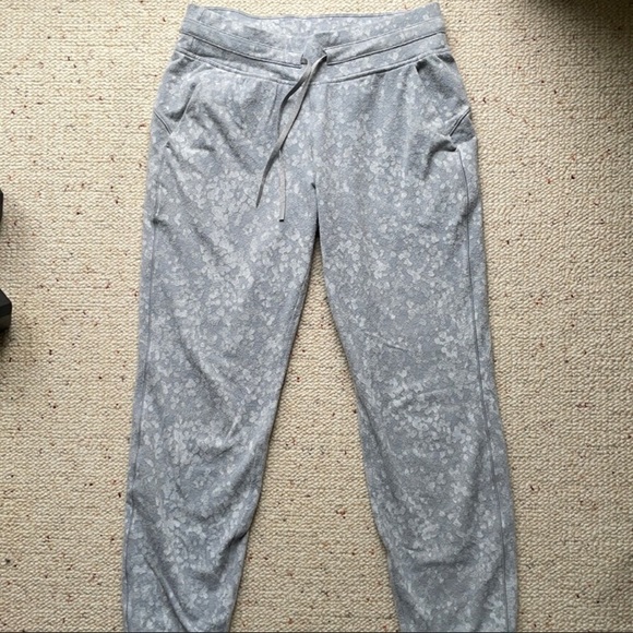 Lululemon Ready to Rulu Jogger 29” - Picture 2 of 5